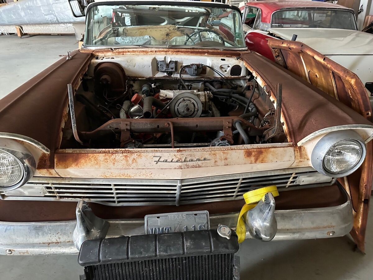 1957 Ford Skyliner