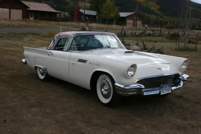 1957 Ford Thunderbird