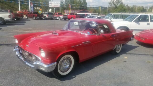 1957 Ford Thunderbird