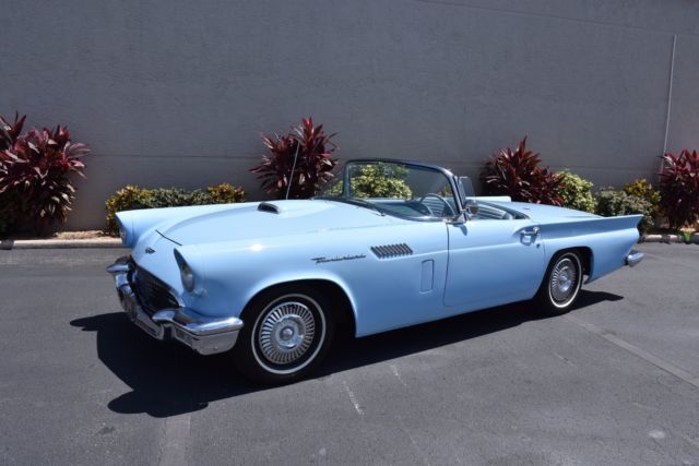 1957 Ford Thunderbird --