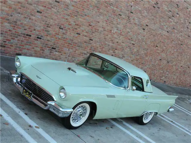 1957 Ford Thunderbird --