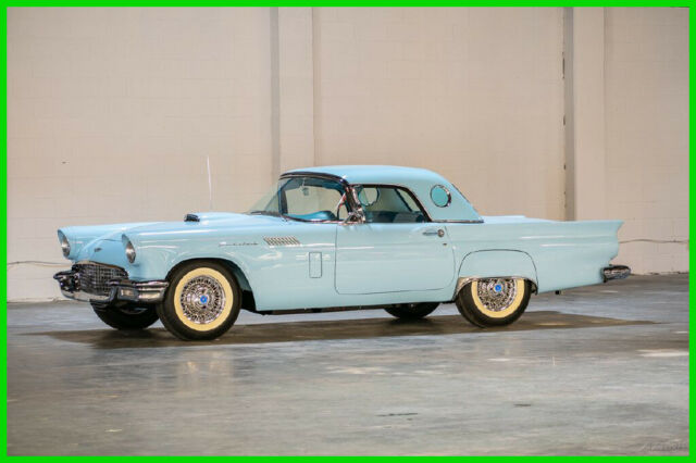 1957 Ford Thunderbird