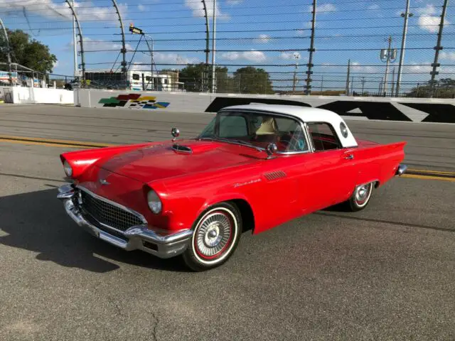 1957 Ford Thunderbird