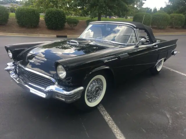 1957 Ford Thunderbird