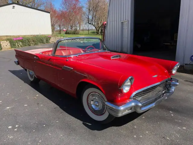 1957 Ford Thunderbird