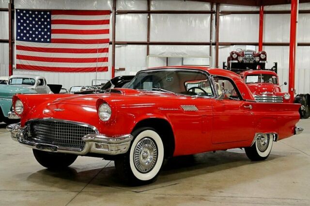 1957 Ford Thunderbird --