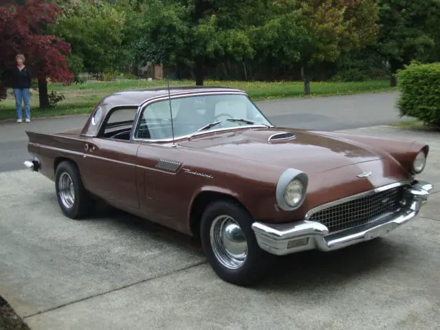 1957 Ford Thunderbird