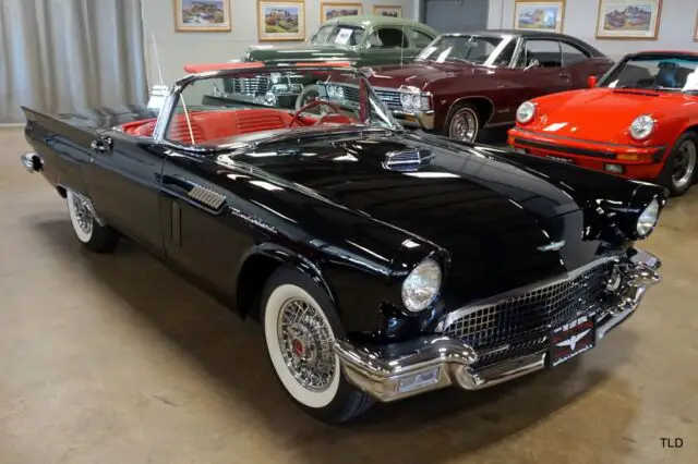 1957 Ford Thunderbird --