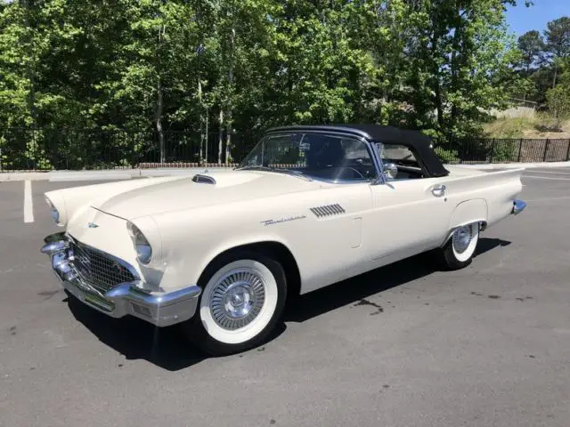 1957 Ford Thunderbird