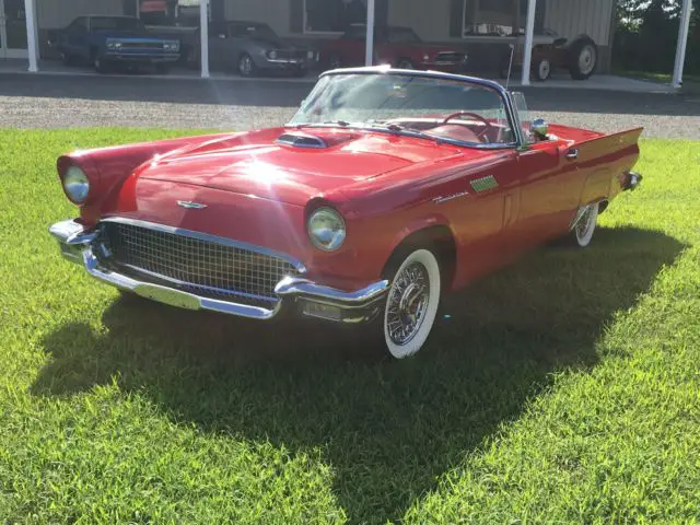 1957 Ford Thunderbird