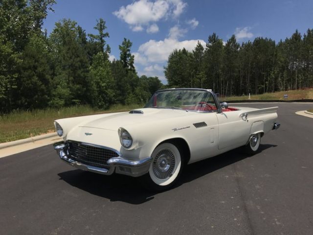 1957 Ford Thunderbird