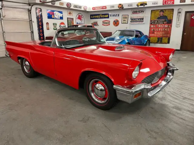 1957 Ford Thunderbird