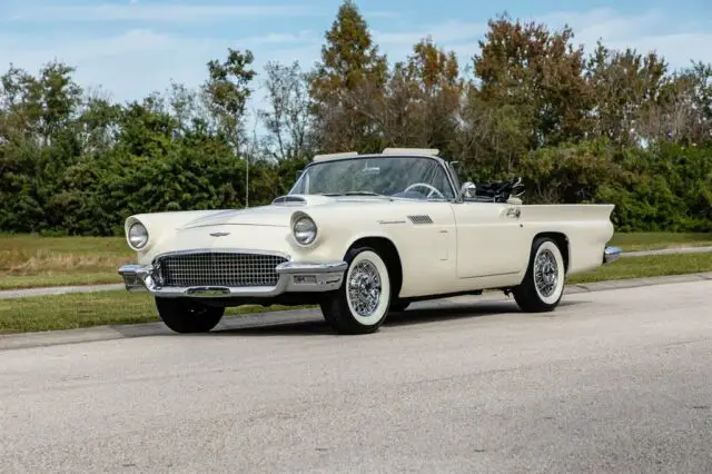 1957 Ford Thunderbird