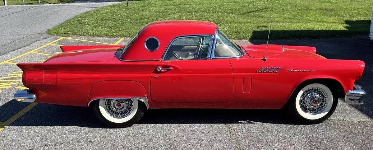 1957 Ford Thunderbird