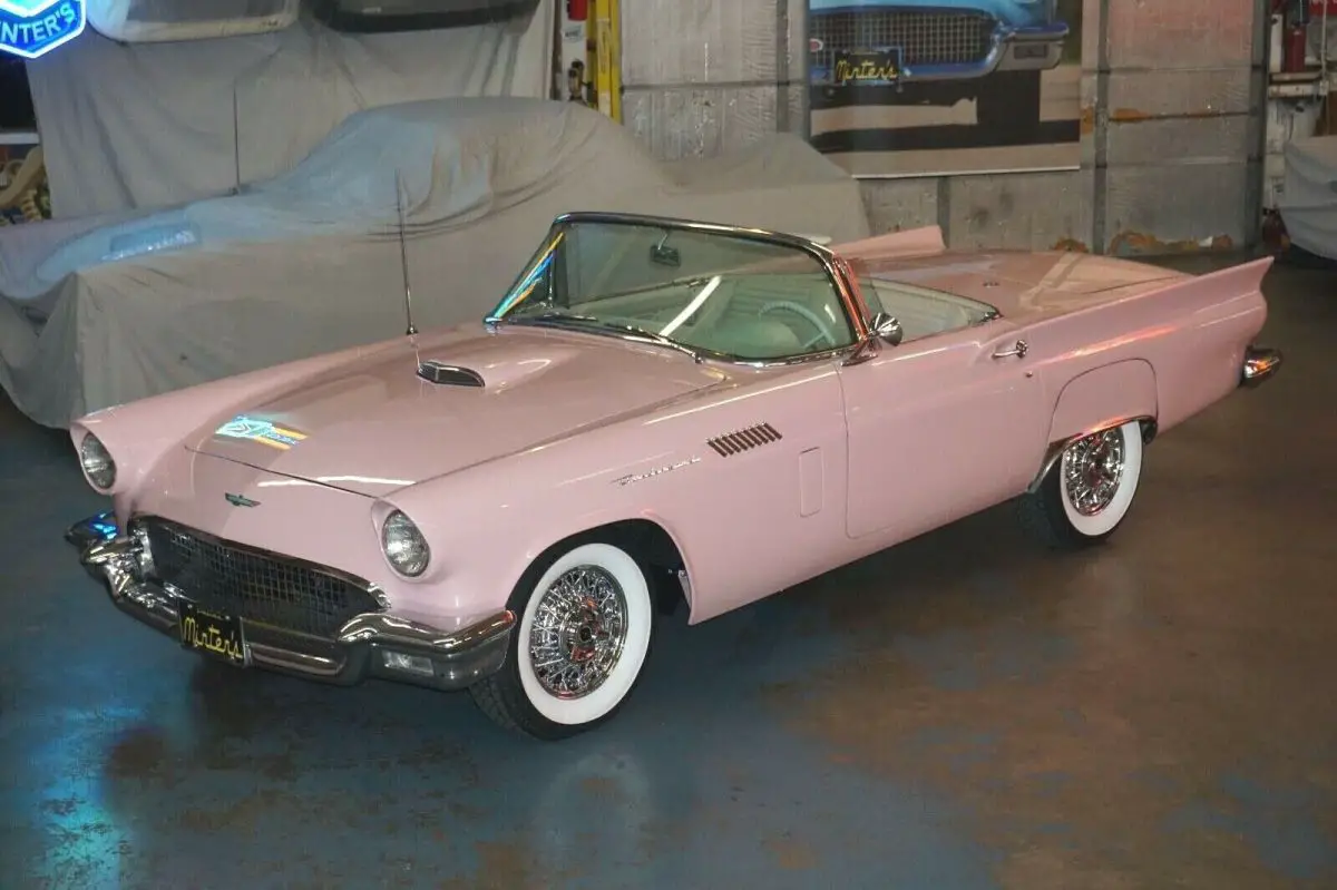 1957 Ford Thunderbird