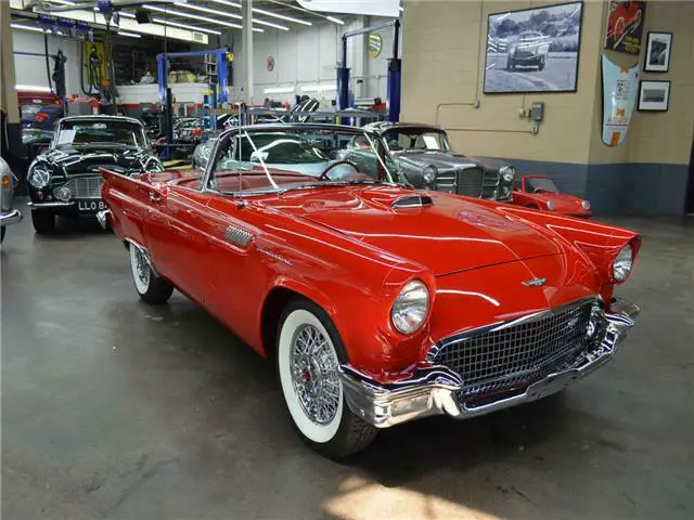 1957 Ford Thunderbird --