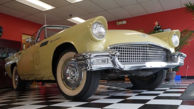 1957 Ford Thunderbird