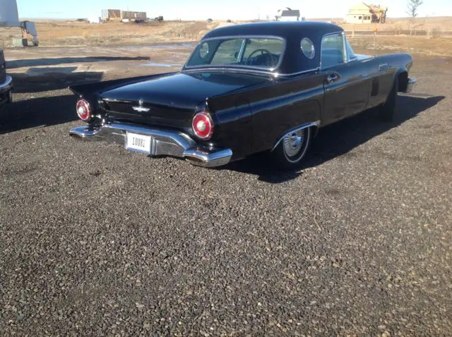 1957 Ford Thunderbird