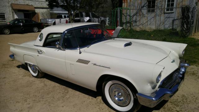 1957 Ford Thunderbird