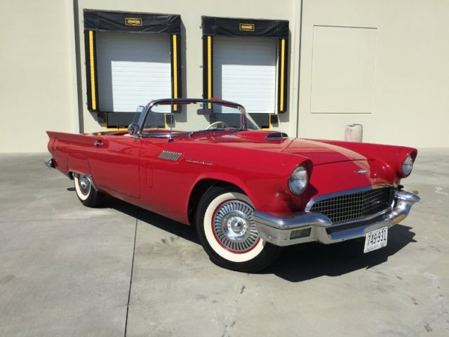 1957 Ford Thunderbird