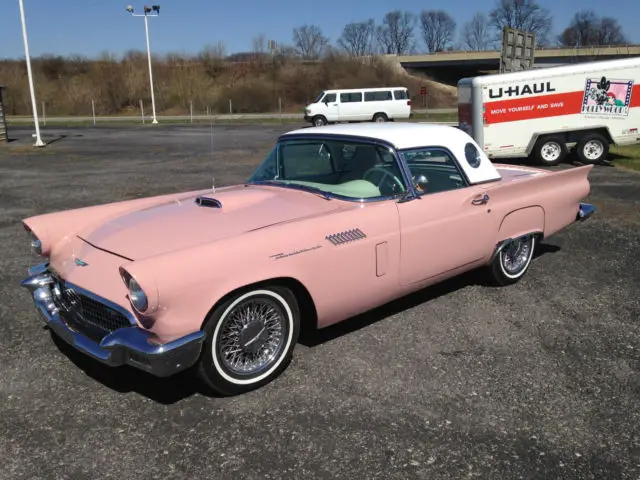 1957 Ford Thunderbird