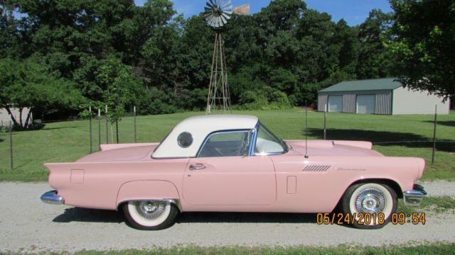 1957 Ford Thunderbird