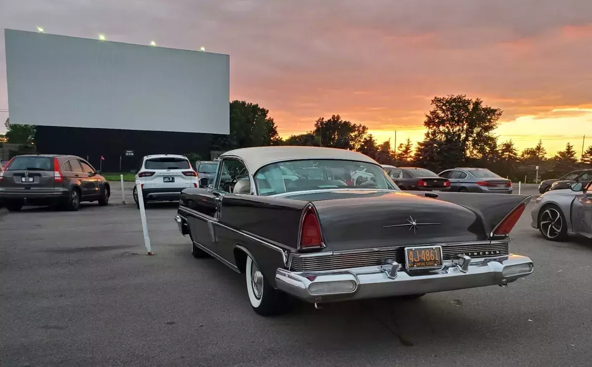 1957 Lincoln Premiere