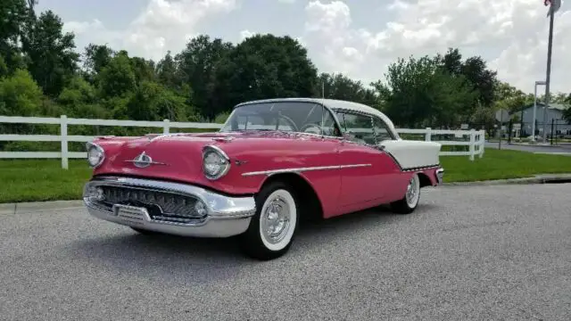 1957 Oldsmobile Eighty-Eight Holiday