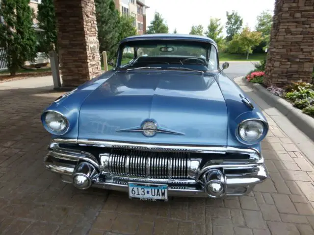 1957 Pontiac starcheif 2 door hardtop