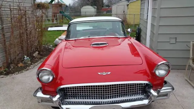 1957 Ford Thunderbird