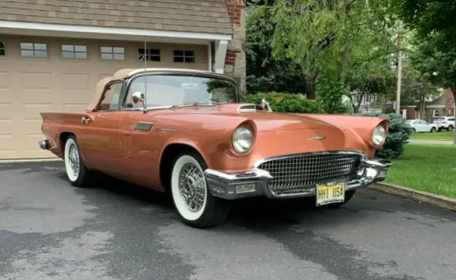 1957 Ford Thunderbird