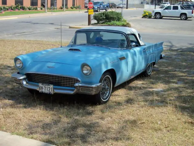 1957 Ford Thunderbird