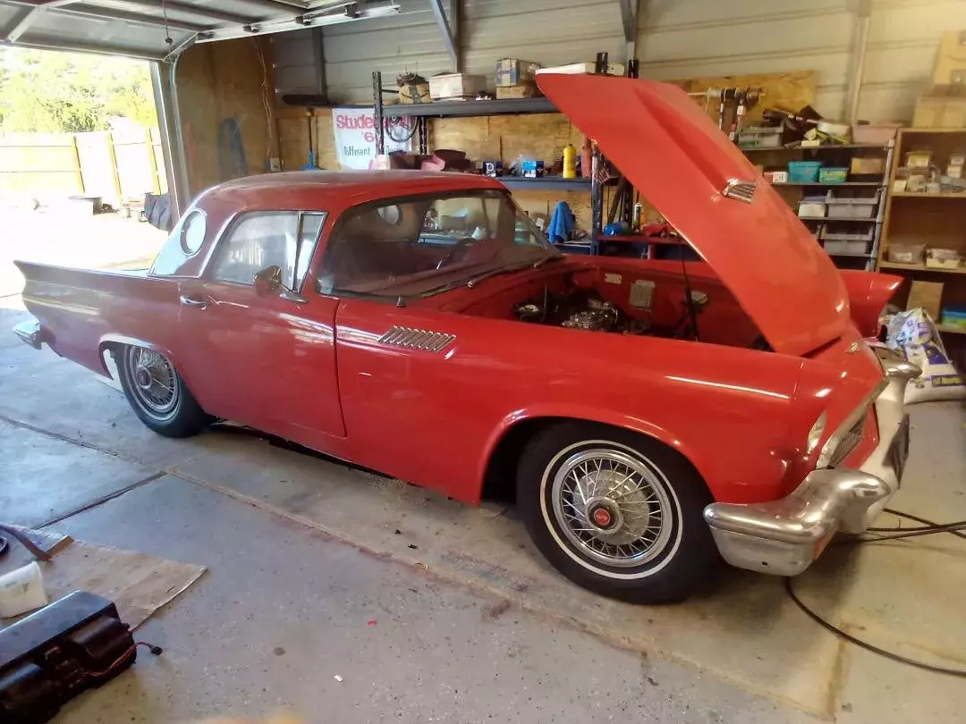 1957 Ford Thunderbird