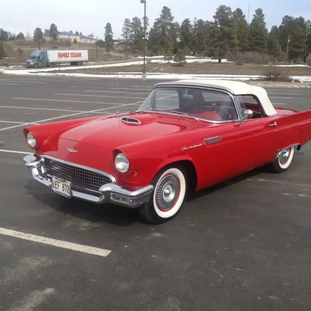 1957 Ford Thunderbird