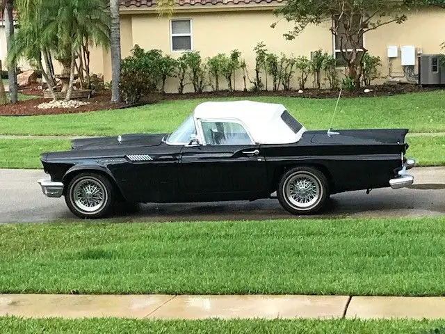 1957 Ford Thunderbird