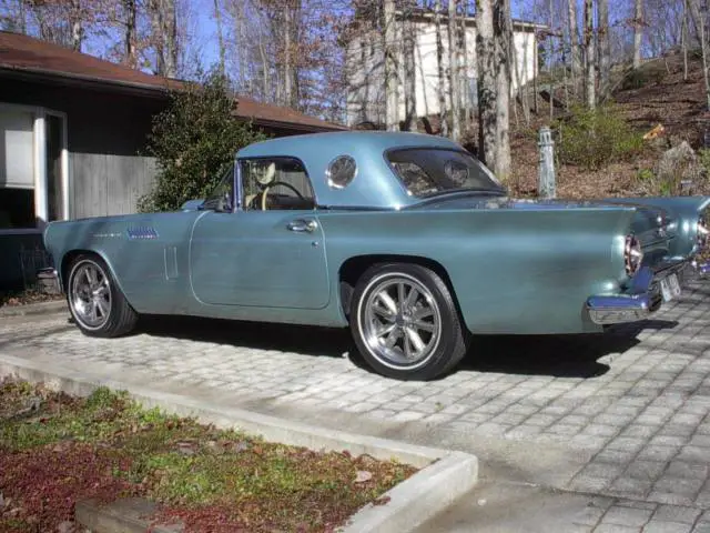 1957 Ford Thunderbird