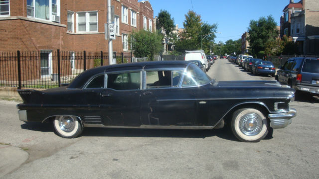 1958 Cadillac Fleetwood cloth