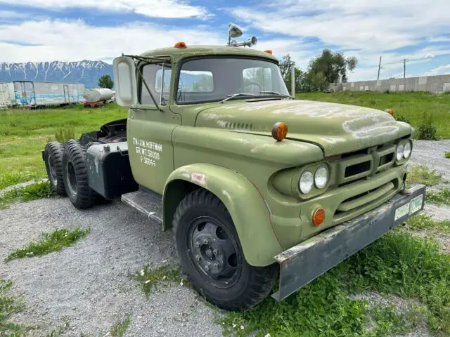 1958 Dodge T700