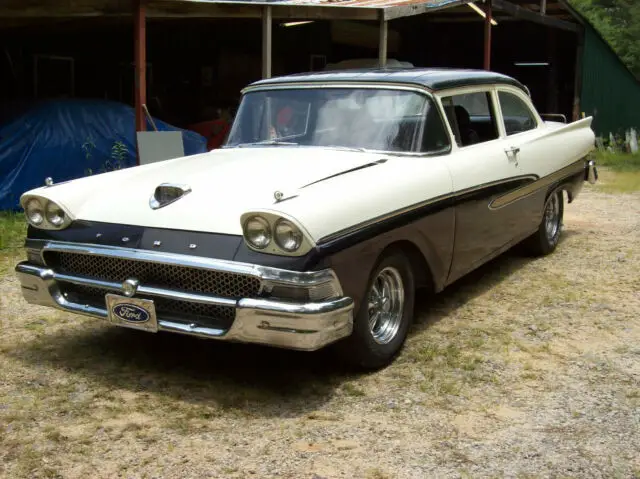 1958 Ford Fairlane Custom 300