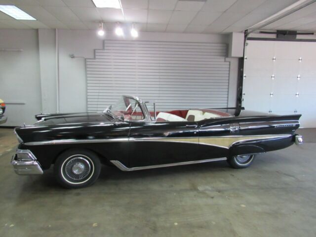 1958 Ford Fairlane Skyliner