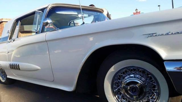 1958 Ford Thunderbird