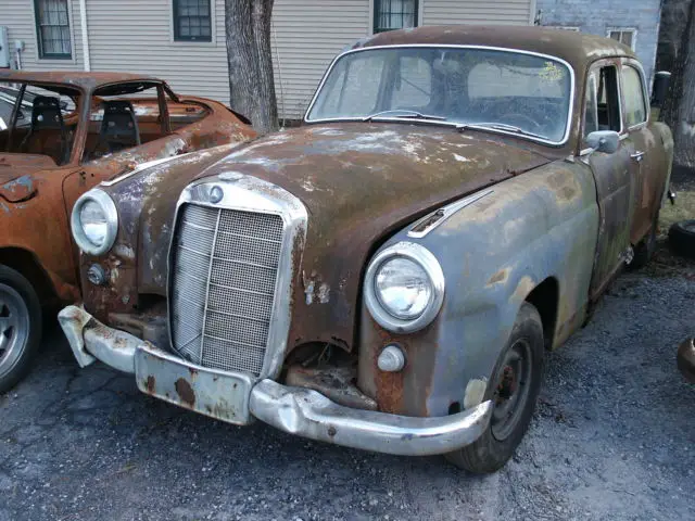 1958 Mercedes-Benz 200-Series Gray 4 door