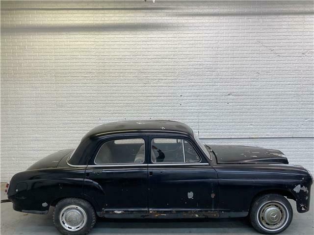 1958 Mercedes-Benz Type 219 Pontoon Sedan