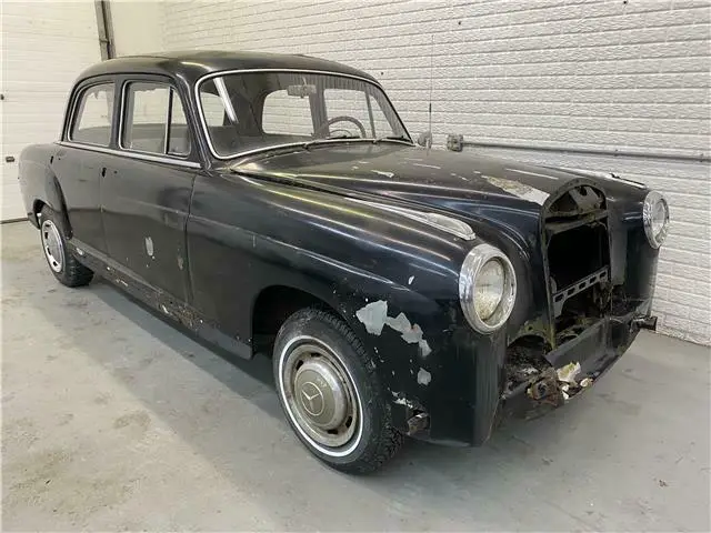 1958 Mercedes-Benz Type 219 Sedan