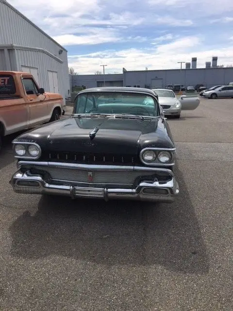 1958 Oldsmobile Super 88 Holiday