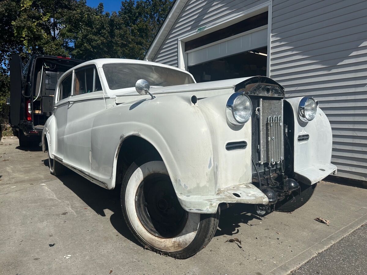 1958 Rolls-Royce Wraith white