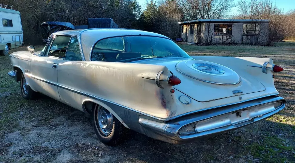 1959 Chrysler Imperial crown