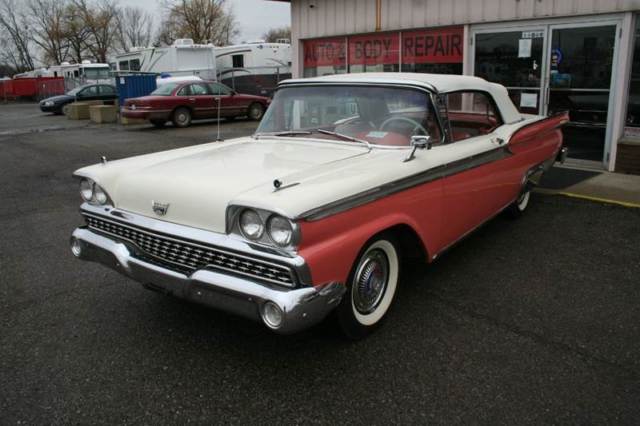 1959 Ford Fairlane Sunliner