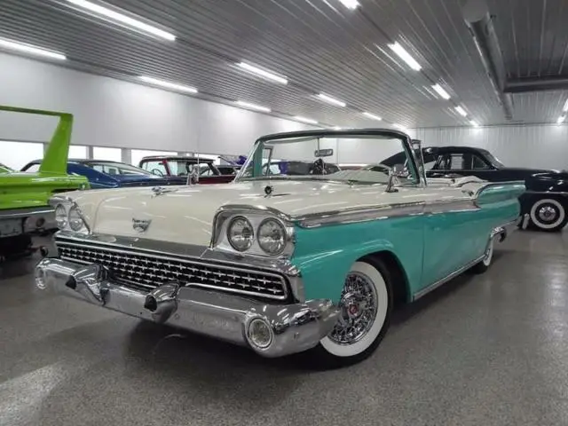 1959 Ford FAIRLANE GALAXI --