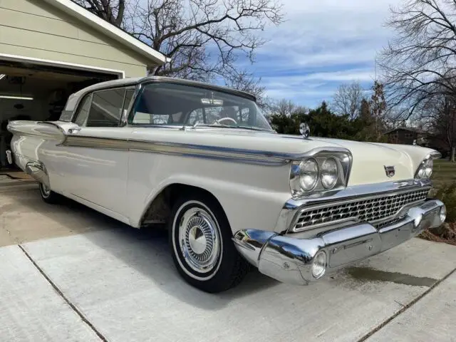 1959 Ford Skyliner